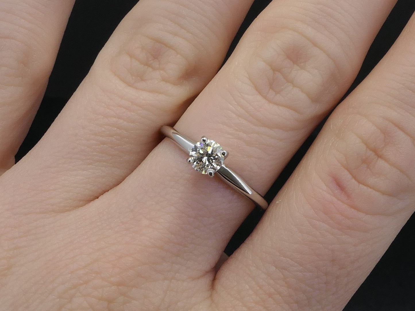 Estate 14k White Gold Round Cut Natural .44ct Diamond Solitaire Ring 1.9g i7232