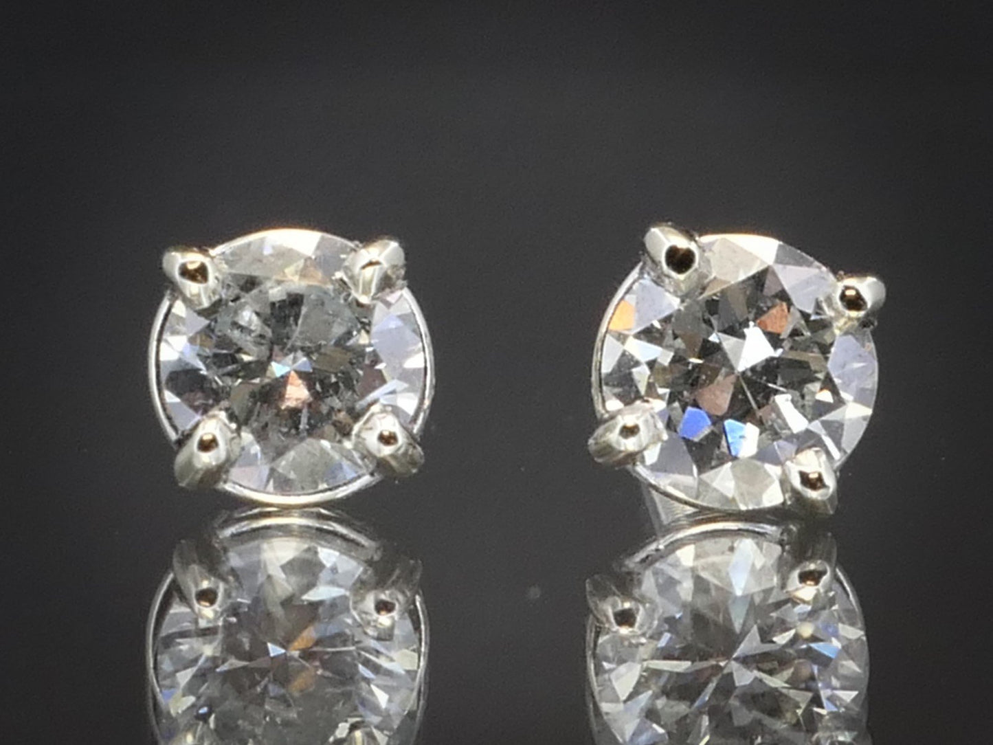 NEW 14k White Gold Natural .70ctw Diamond Screw Back Earrings i7427