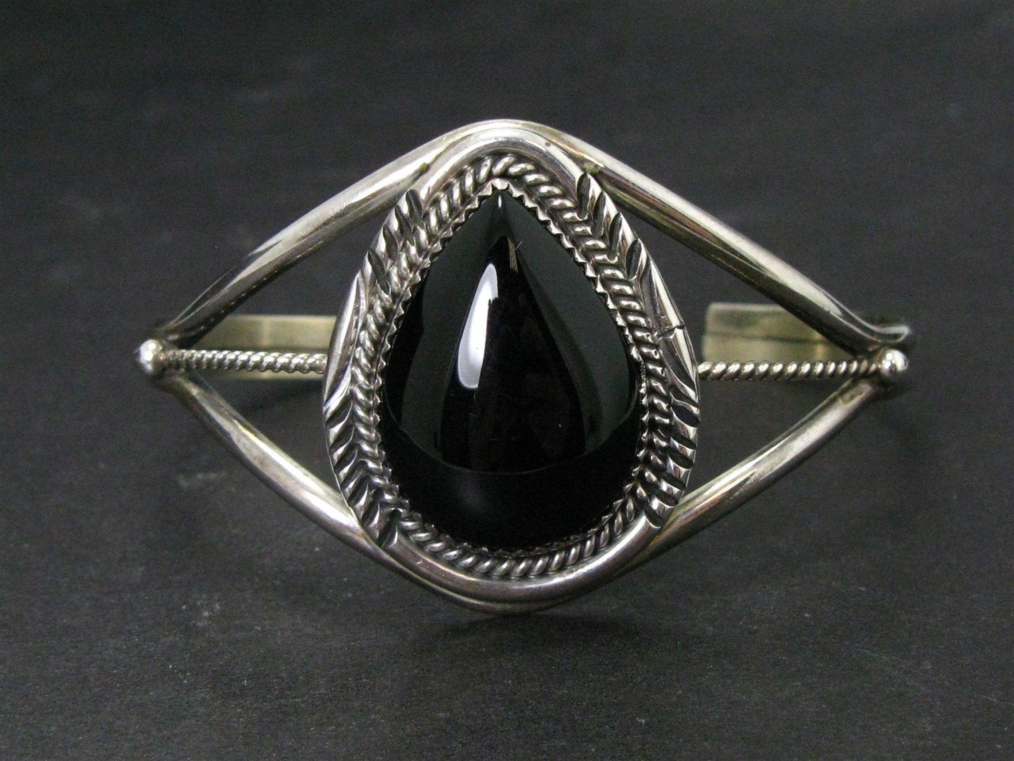 Vintage Sterling Pat Yazzie Navajo Natural Black Onyx Cuff Bracelet 19g i14494