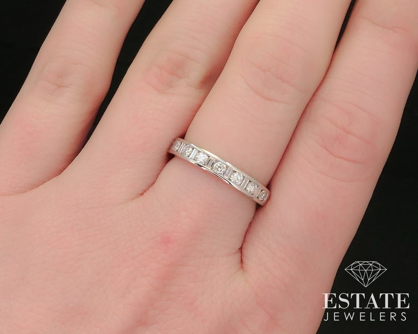 14k White Gold Natural .50ctw Diamond Ladies Wedding Band 2.5g i422