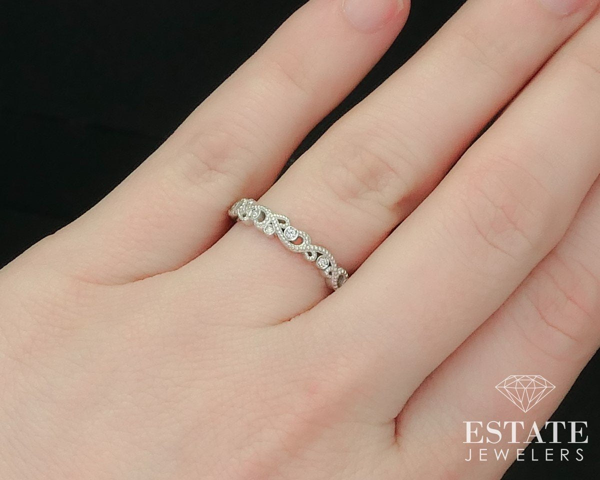 14k White Gold Natural .06ctw Diamond Vine Ladies Wedding Band Ring 2.5g i15468