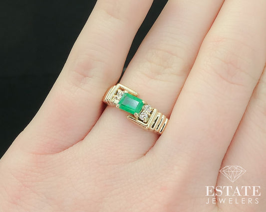 Vintage 14k Yellow Gold Natural Emerald & Diamond Ladies Band Ring 4.5g i15861