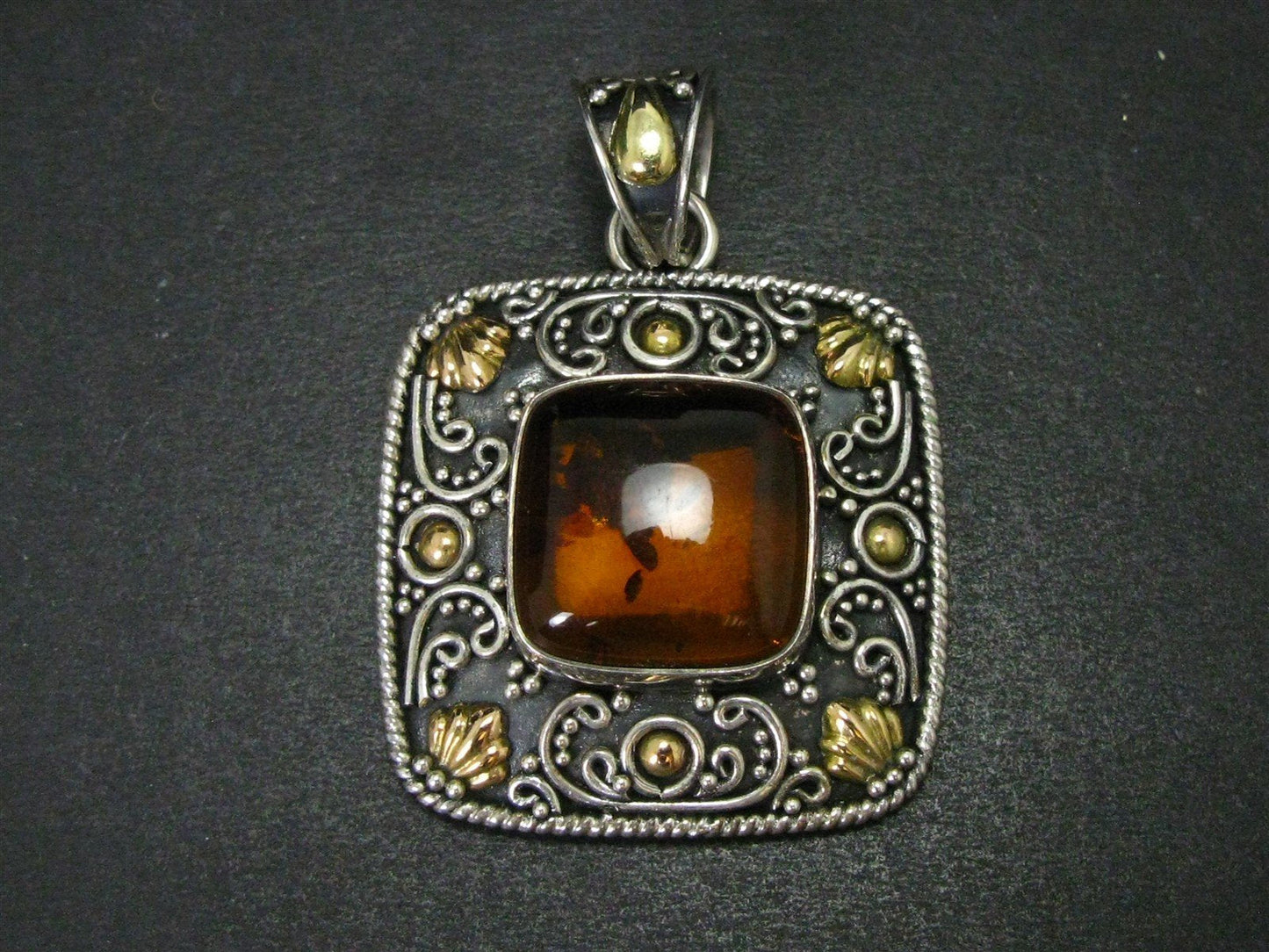 Estate 18k & Sterling Silver Natural Amber BA Bali Suarti Pendant 14.7g i16141