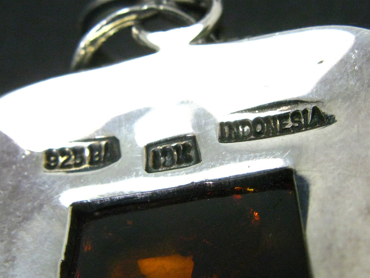 Estate 18k & Sterling Silver Natural Amber BA Bali Suarti Pendant 14.7g i16141