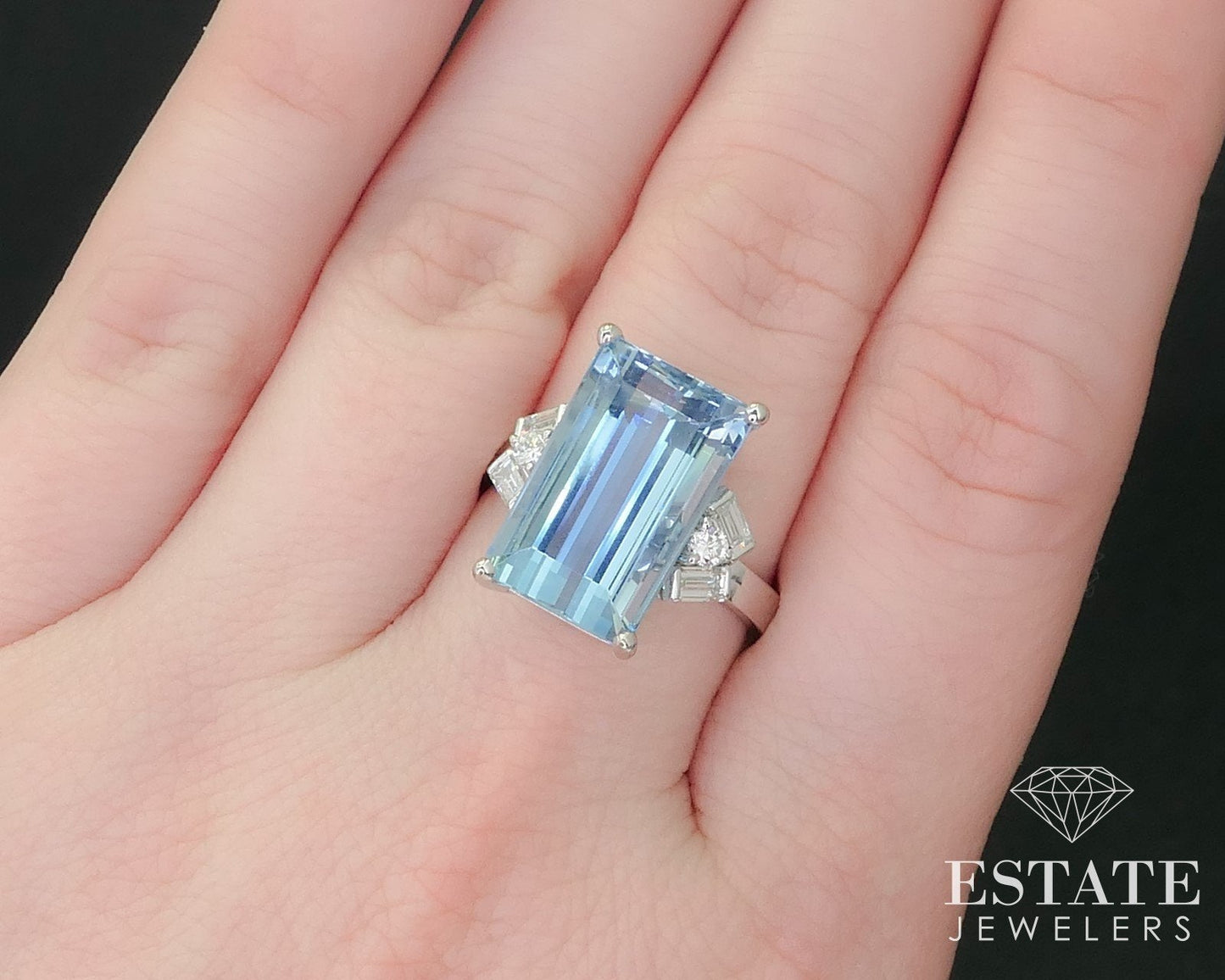 18k White Gold Emerald Cut Natural 8ct Aquamarine & Diamond Ring 7.7g i16234