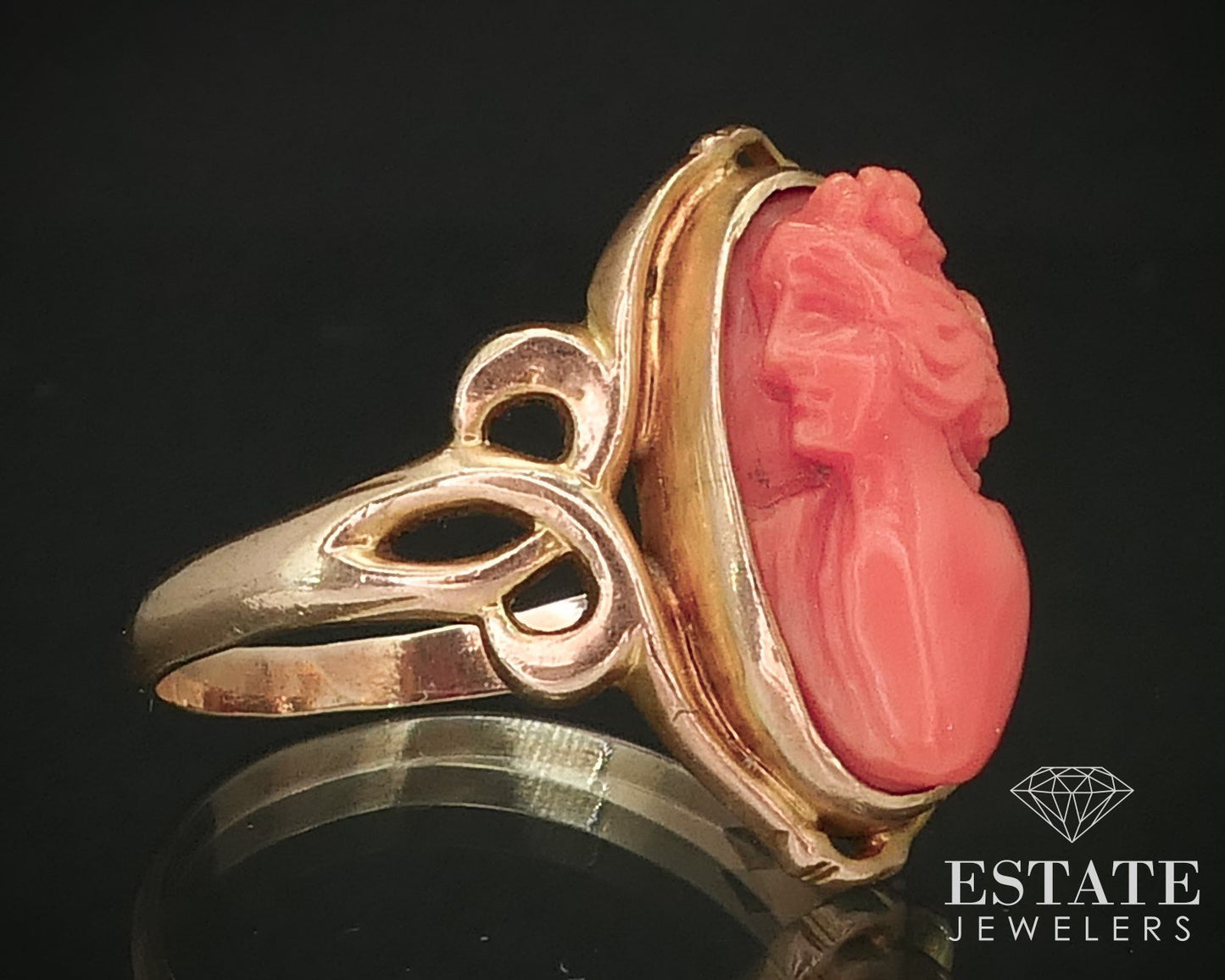Antique Victorian 10k Yellow Gold Natural Coral Cameo Ladies Ring 3.1g i16253