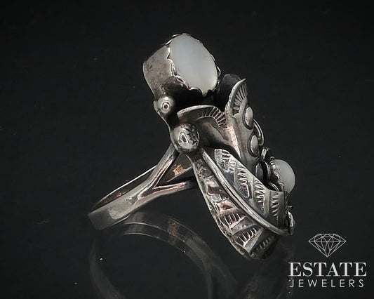 Vintage Sterling Navajo Natural Mother of Pearl Ladies Shield Ring 7.6g i16458