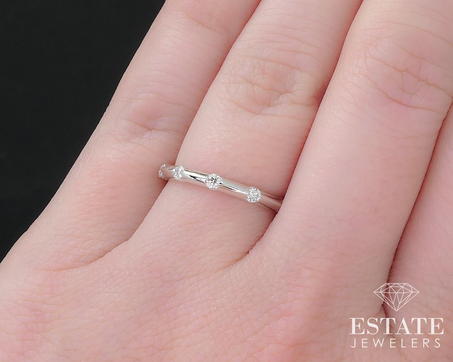 14k White Gold Round Natural .18ctw Diamond Ladies Wedding Band 1.8g i16824