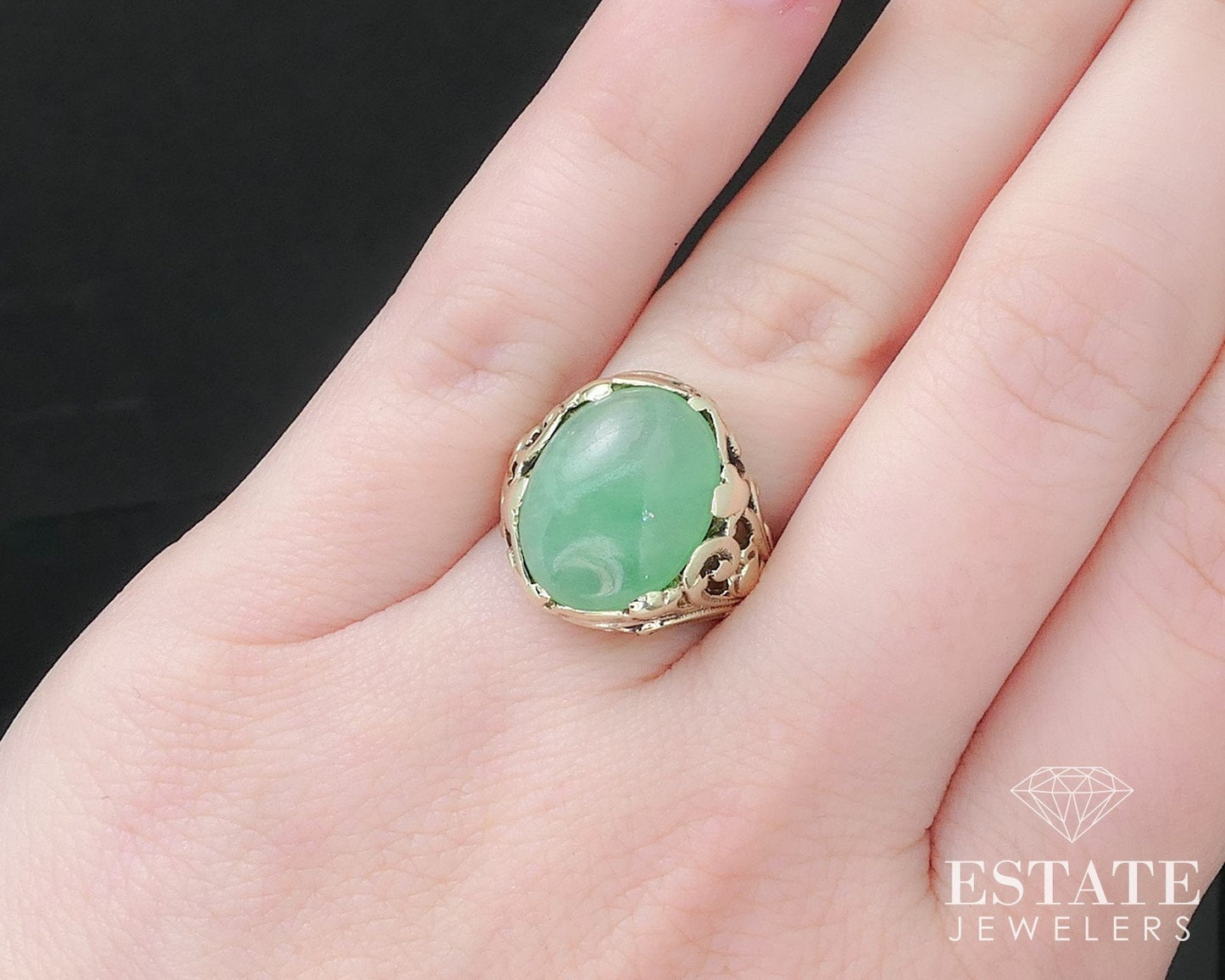 Vintage 14k Yellow Gold Natural Green Jade Ladies Ring 5.9g i17182