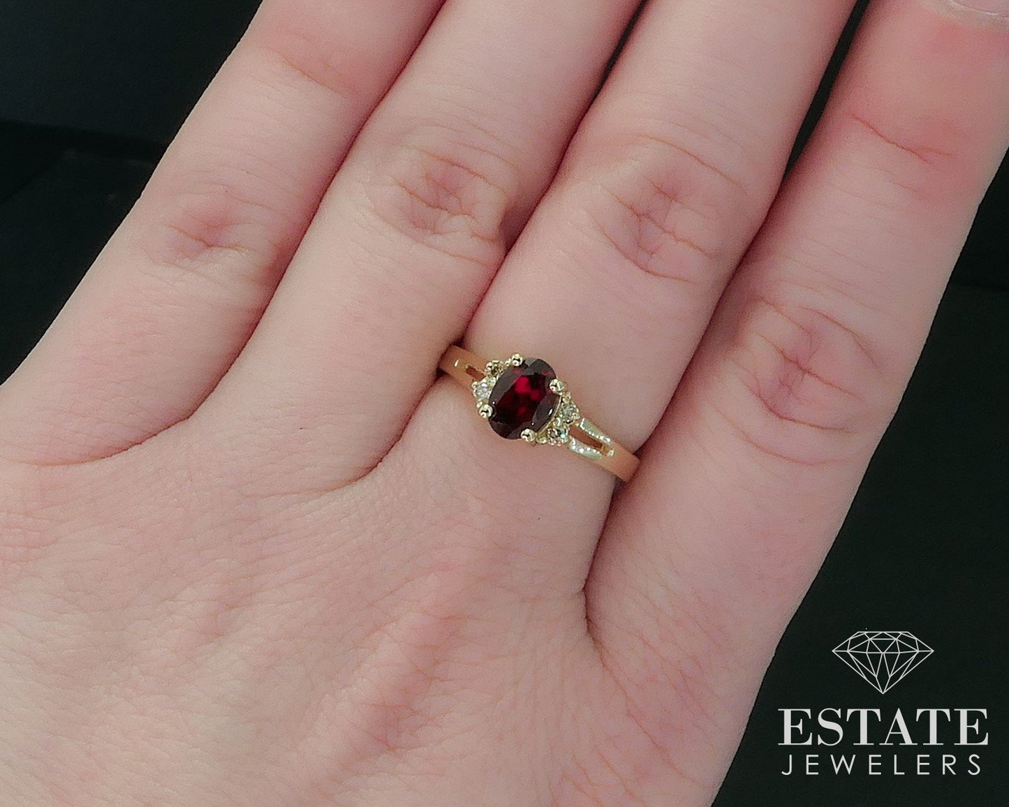 14k Yellow Gold Oval Natural Garnet & Diamond Ladies Ring 3.5g i17799b