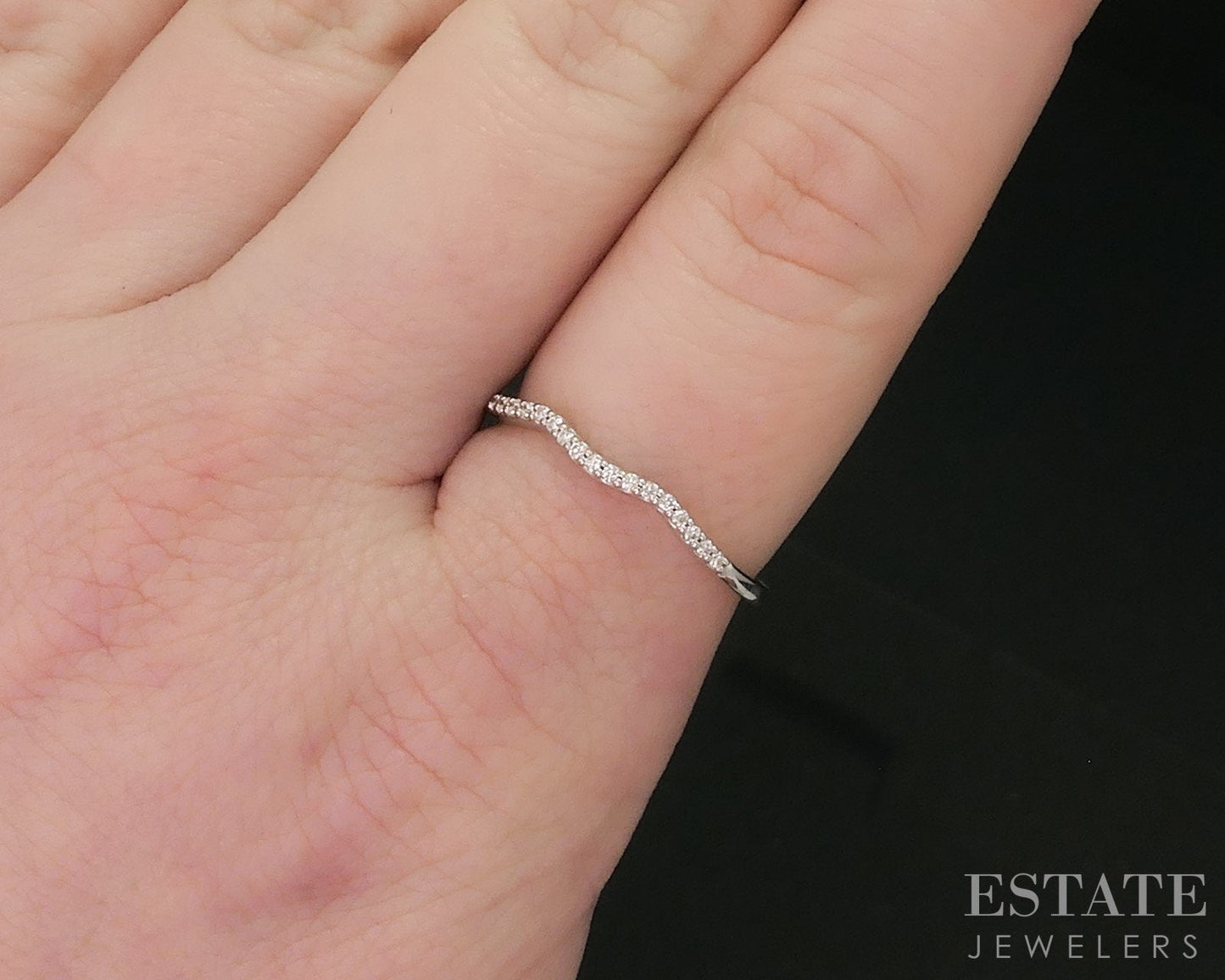 14k White Gold Natural .08ctw Diamond Ladies Curved Wedding Band 1.4g i14793