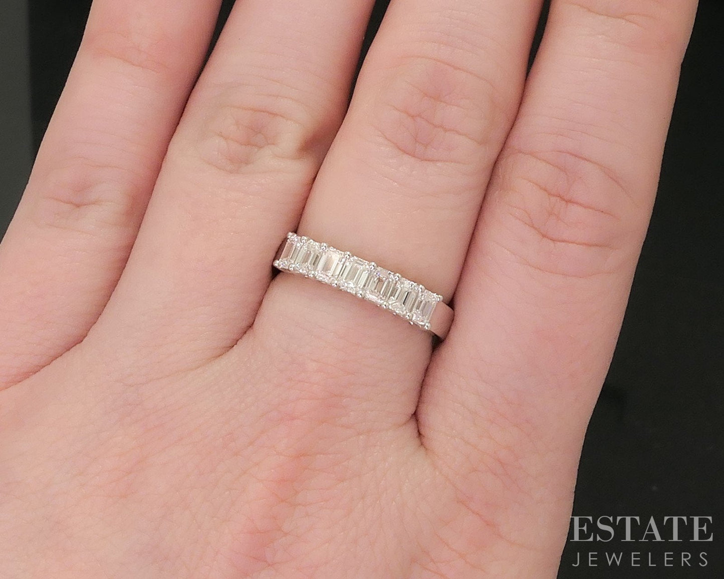 14k White Gold Emerald Lab Created 1.05ctw Diamond Ladies Wedding Band 3g i16038