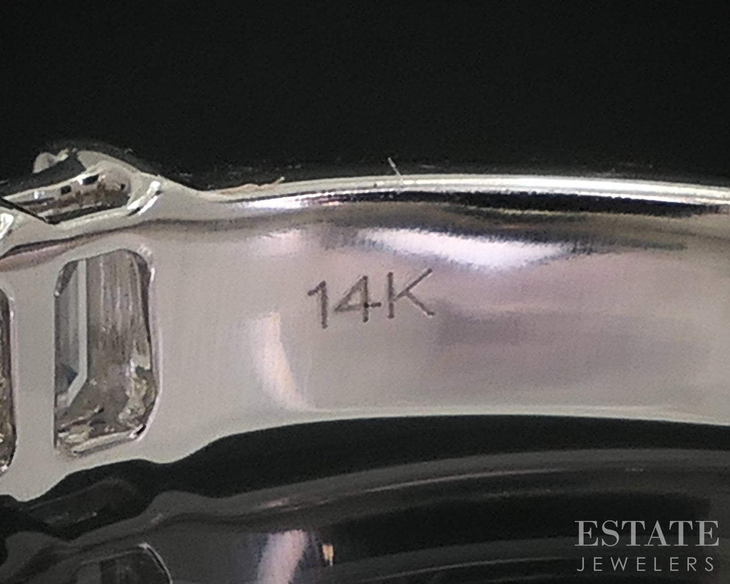 14k White Gold Emerald Lab Created 1.05ctw Diamond Ladies Wedding Band 3g i16038