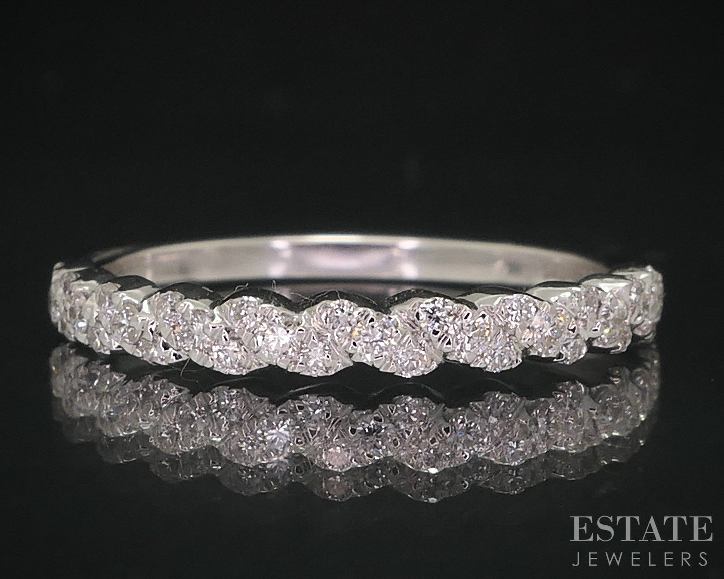 14k White Gold Round Lab Created .26ctw Diamond Ladies Wedding Band 1.9g i16048
