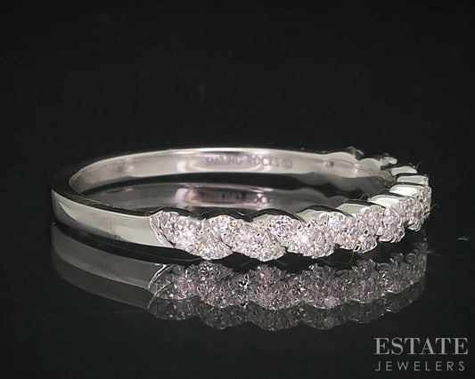 14k White Gold Round Lab Created .26ctw Diamond Ladies Wedding Band 1.9g i16048