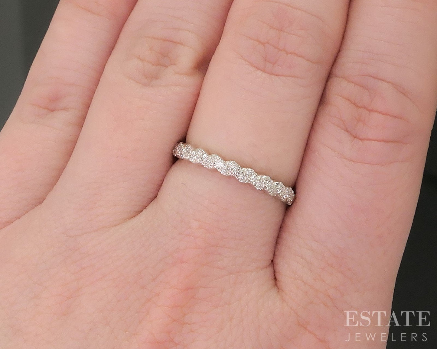 14k White Gold Round Lab Created .26ctw Diamond Ladies Wedding Band 1.9g i16048
