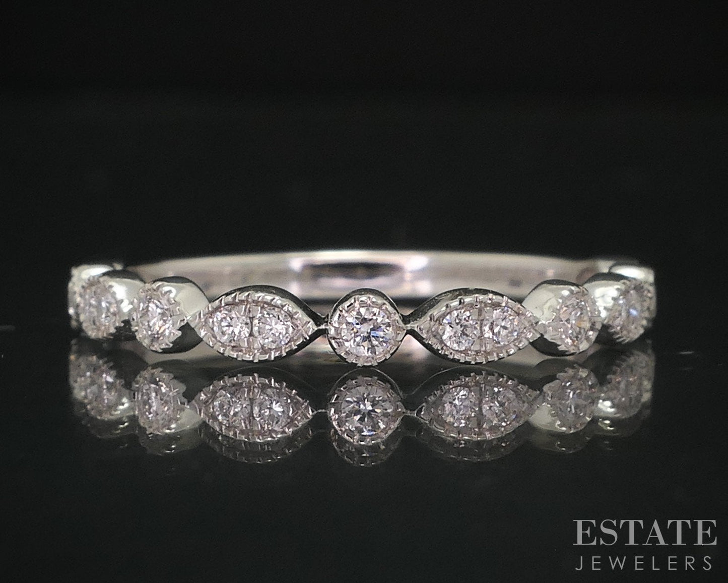 14k White Gold Round Lab Created .20ctw Diamond Ladies Wedding Band 1.6g i16041