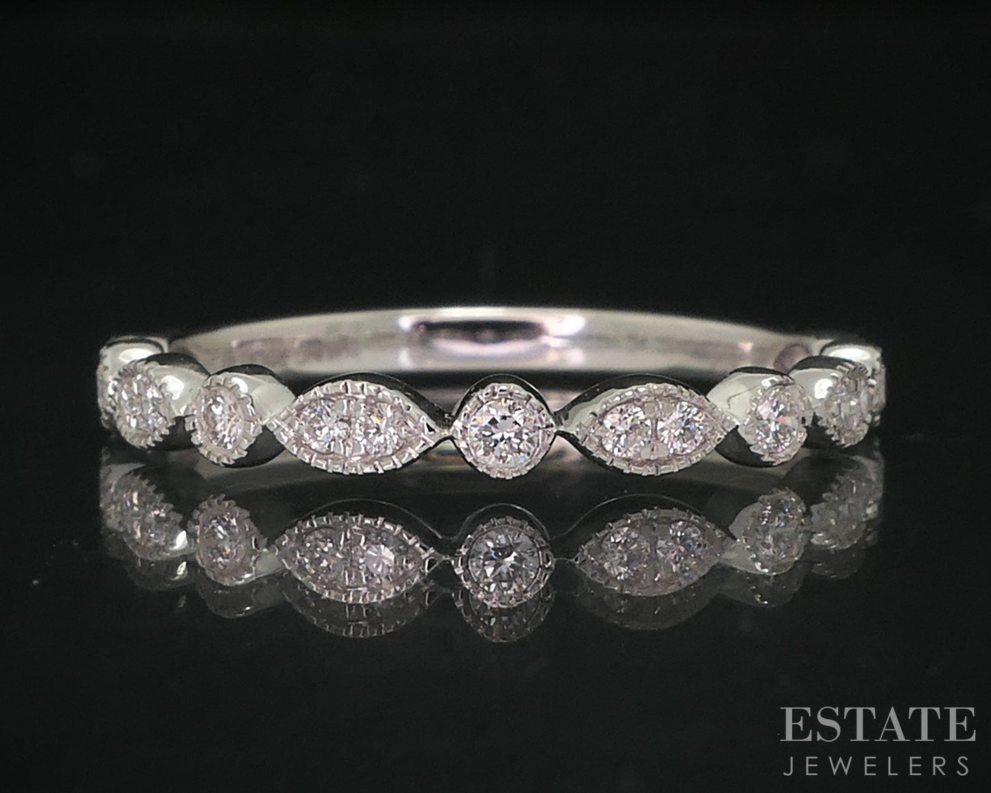 14k White Gold Round Lab Created .20ctw Diamond Ladies Wedding Band 1.6g i16042