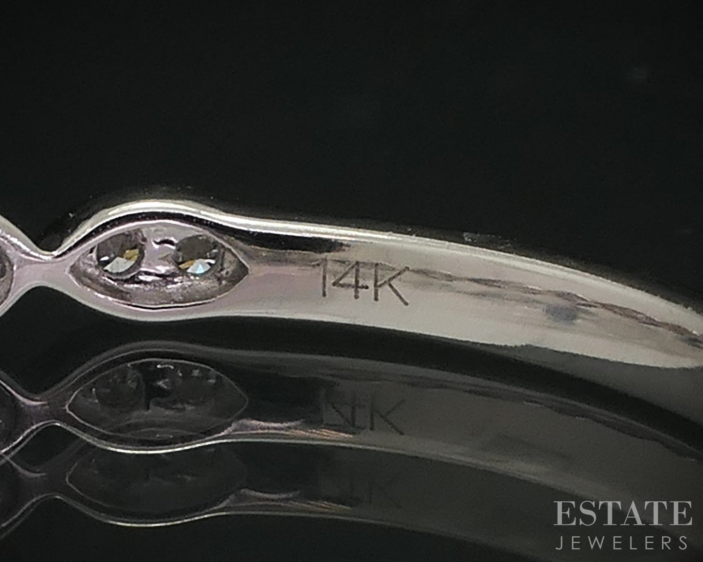 14k White Gold Round Lab Created .20ctw Diamond Ladies Wedding Band 1.6g i16042