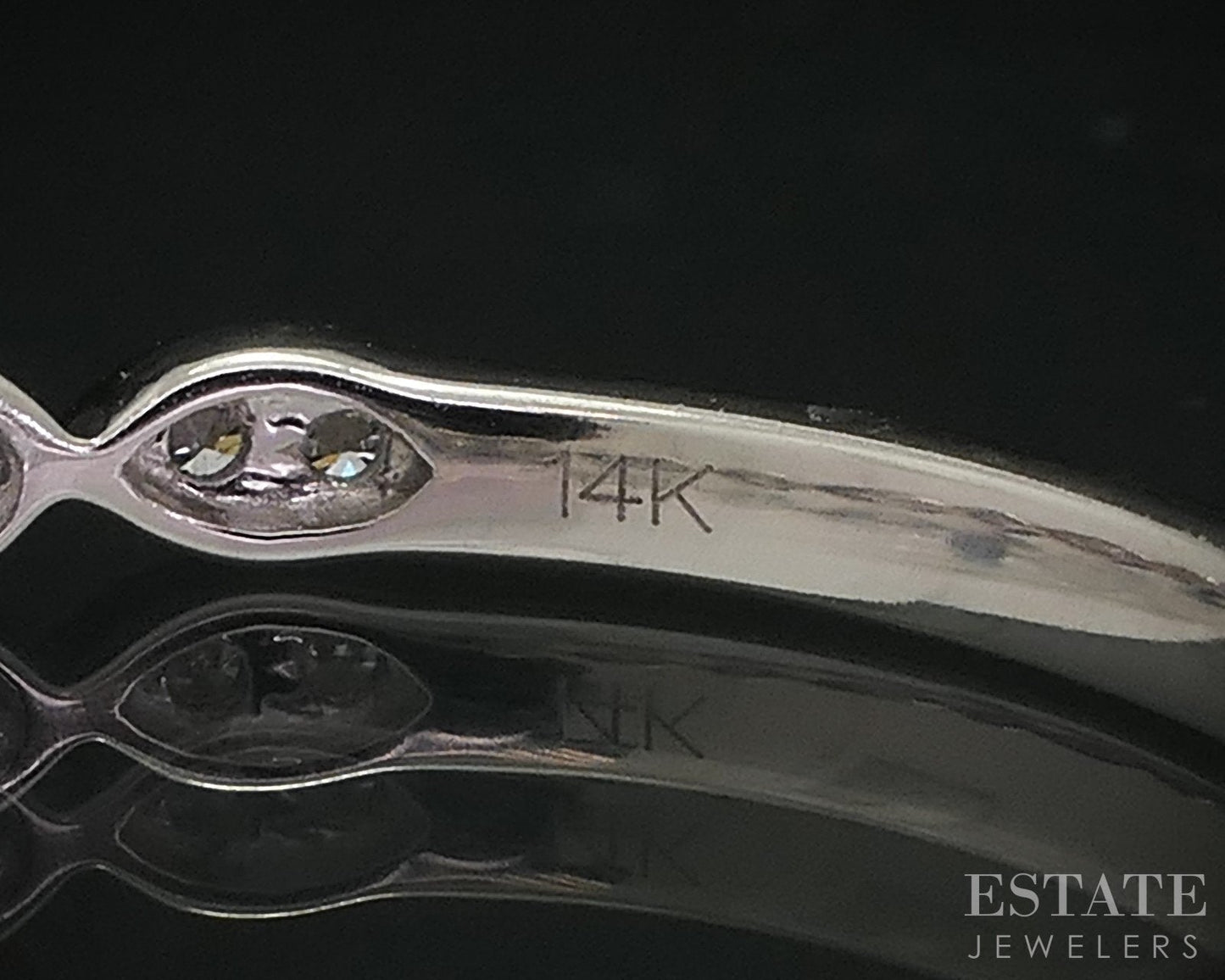 14k White Gold Round Lab Created .20ctw Diamond Ladies Wedding Band 1.6g i16042