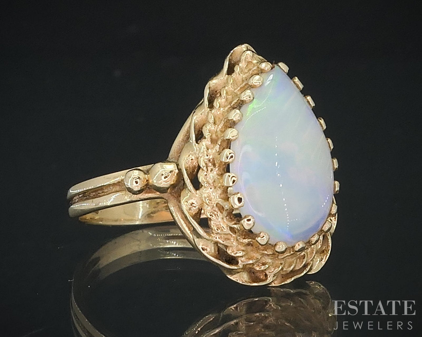 Vintage 14k Yellow Gold Pear Natural Opal Ladies Ring 4.1g i15916