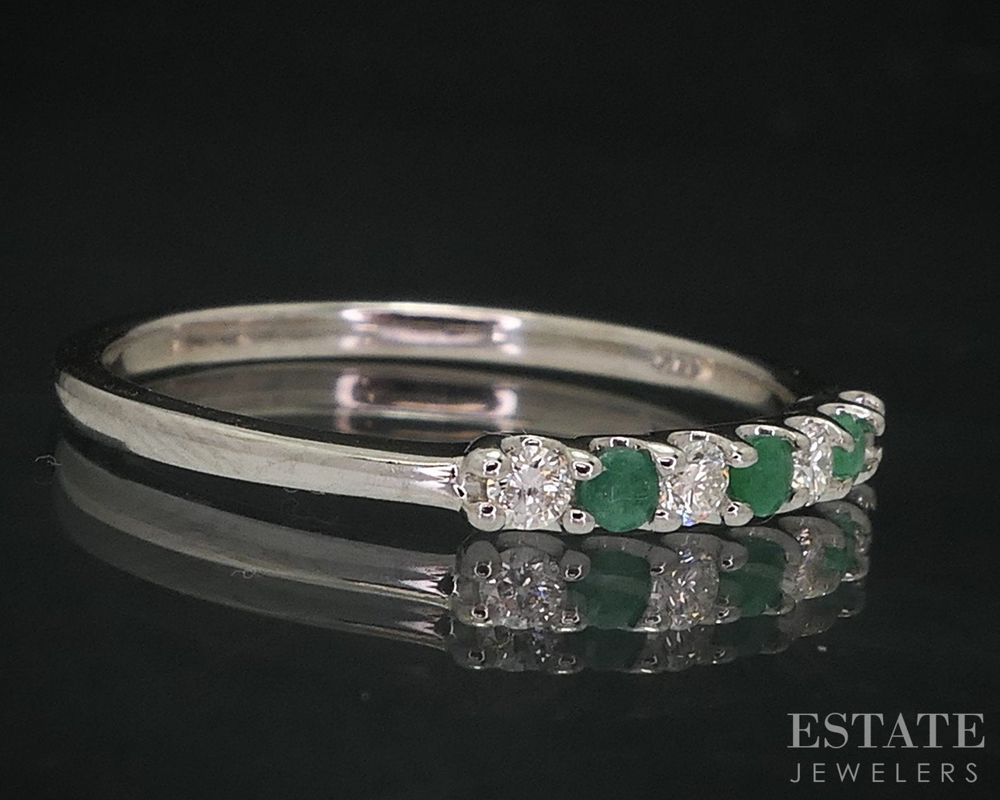 14k White Gold Natural Emerald & Diamond Ladies Band Ring 1.8g i18281
