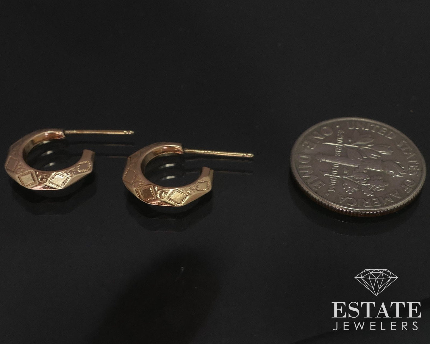Vintage 14k Yellow Gold Engraved Hoop Ladies Earrings i18505b