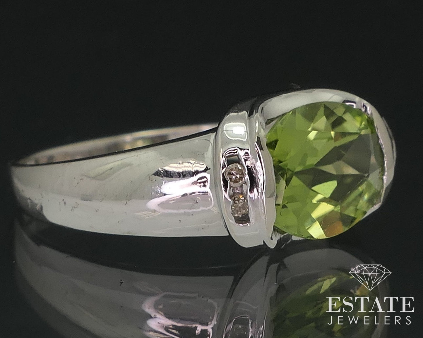 10k White Gold Oval Natural Peridot & Diamond Ladies Band Ring 2.3g i18499b