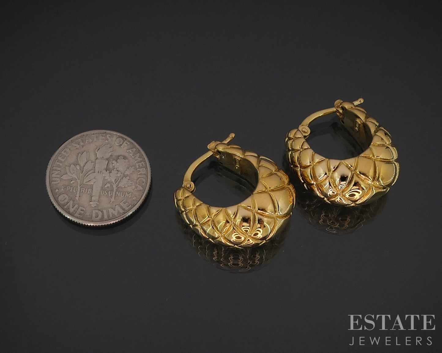 18k Yellow Gold Ribbed Puffy Hoop Ladies Earrings 4.6g i18533b