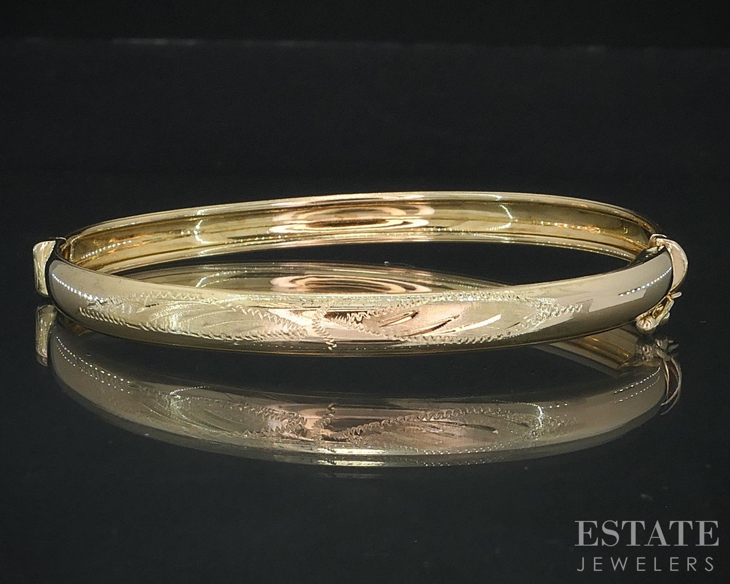 18k Yellow Gold 5mm Engraved Hinged Ladies Bangle Bracelet 10.7g i18604b