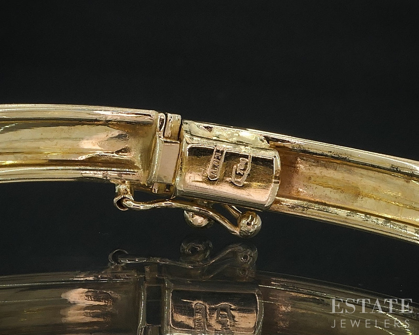 18k Yellow Gold 5mm Engraved Hinged Ladies Bangle Bracelet 10.7g i18604b