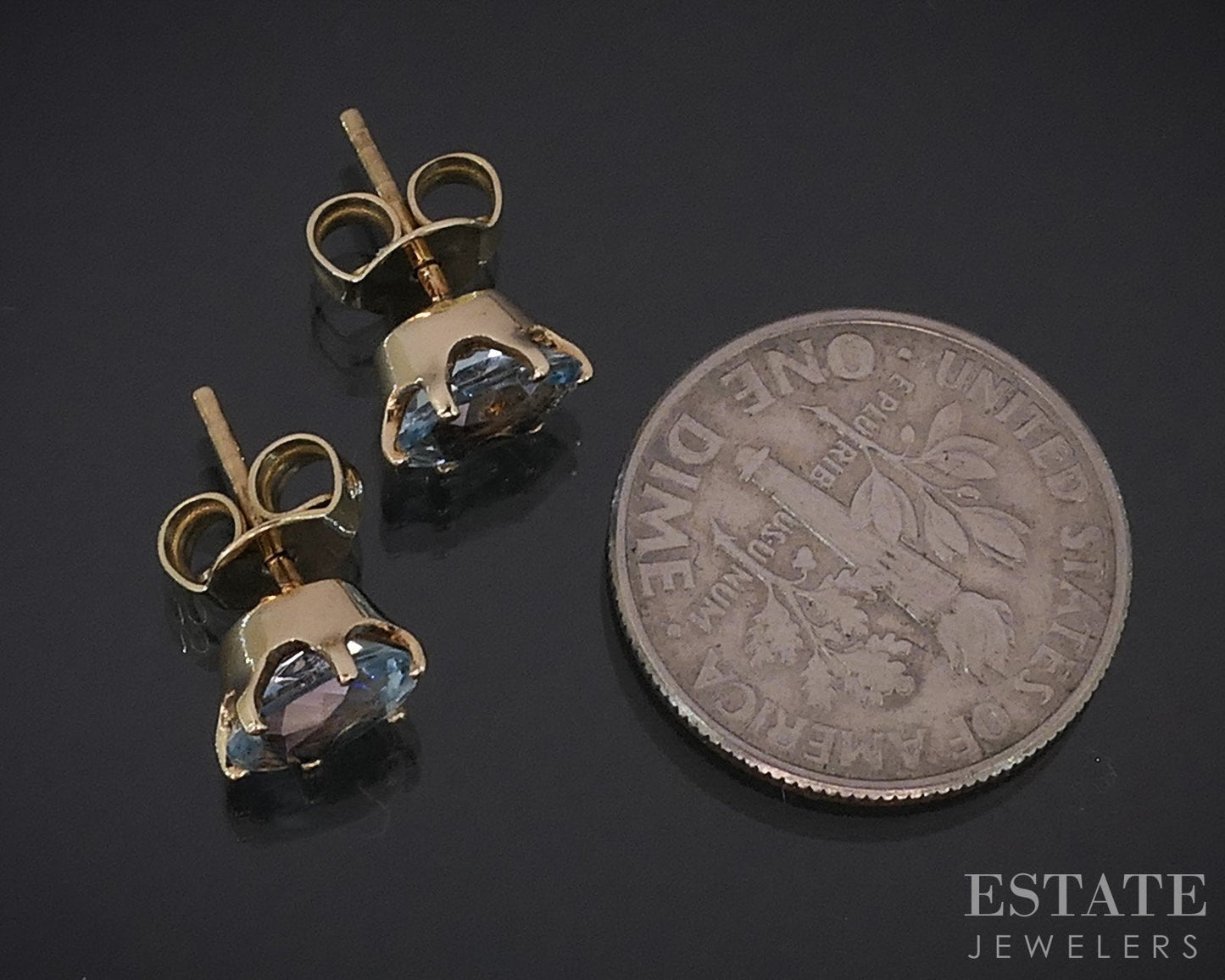 14k Yellow Gold Oval Natural Blue Topaz Stud Earrings 1.5g i18667b