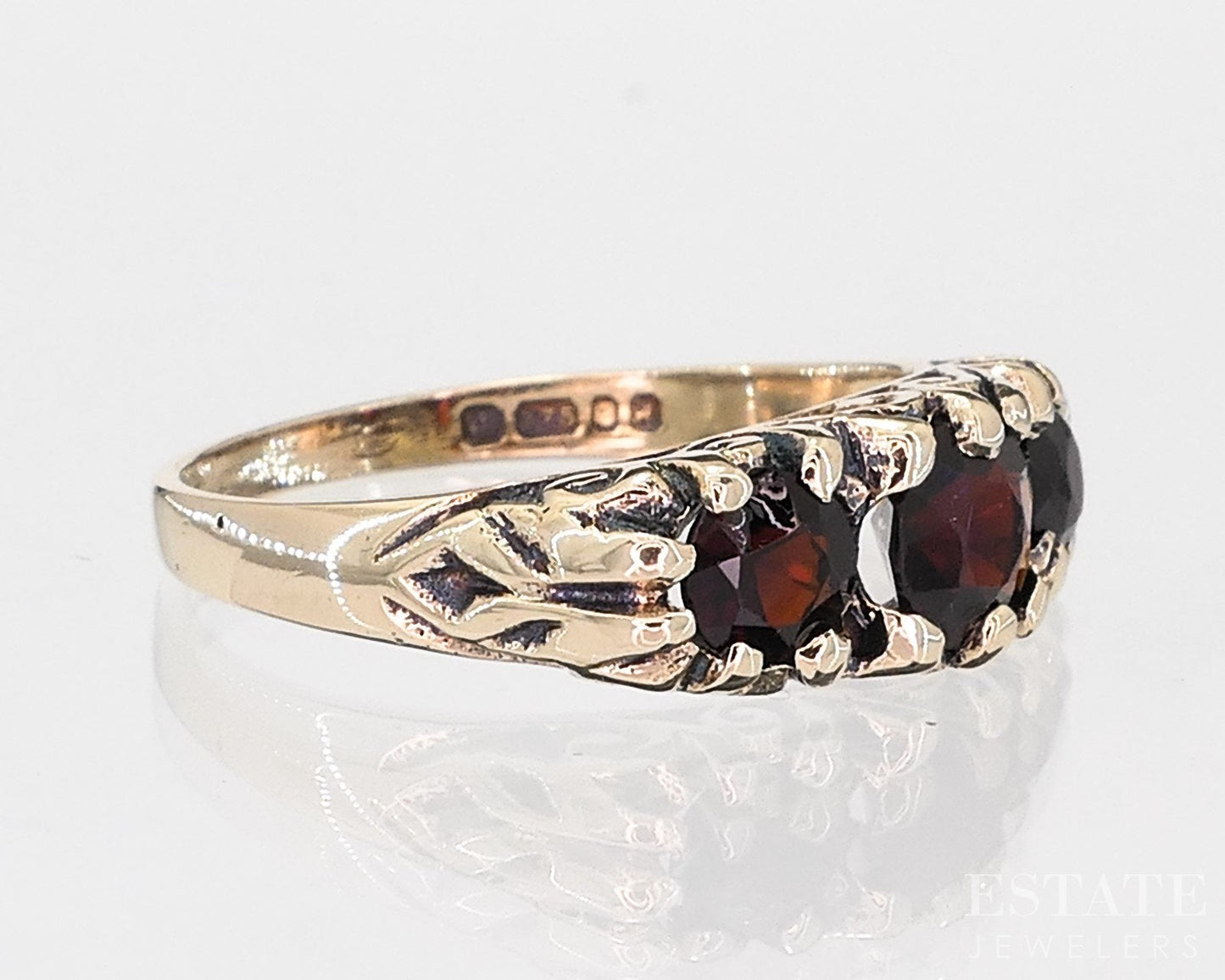 Antique 9k Yellow Gold Natural Garnet Ladies Band Ring 2.9g i18696b
