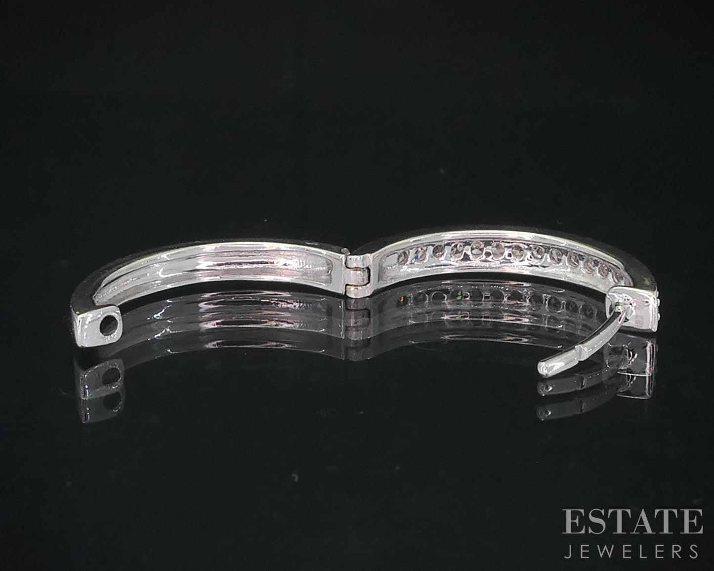 Vintage 10k White Gold Round Natural .20ctw Diamond Hoop Earrings 3.1g i18680b