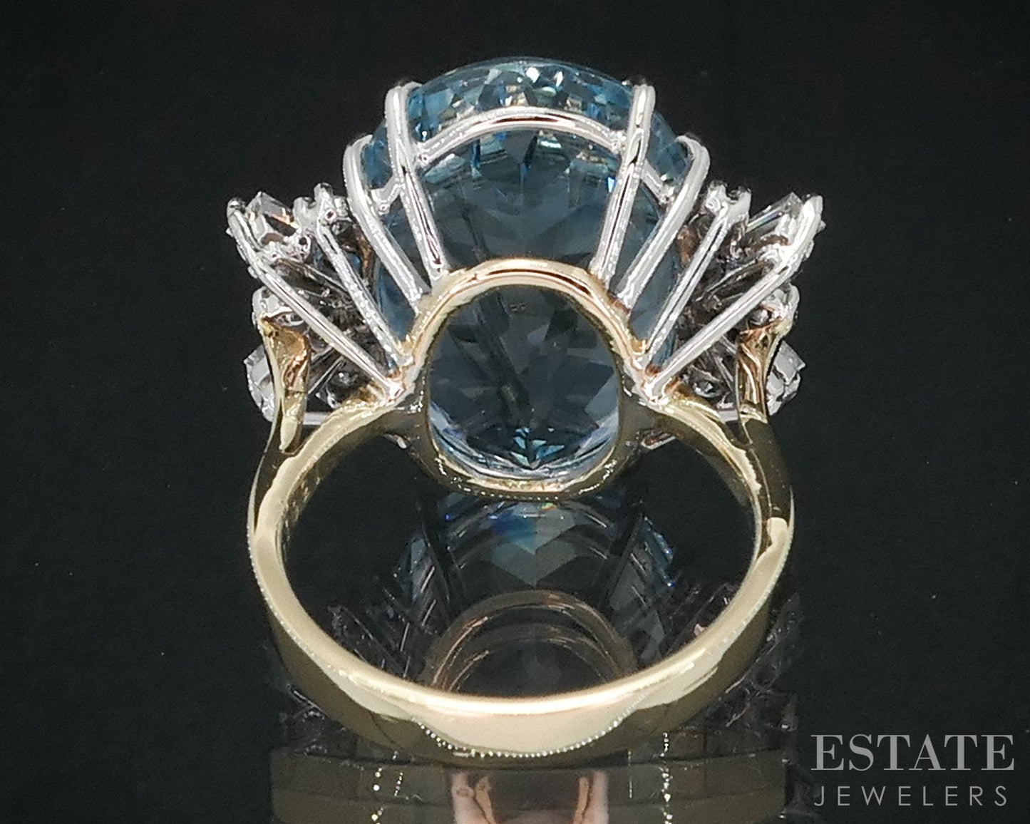 18k Gold Oval Natural 18ct Aquamarine & Diamond Cocktail Ring 10.3g i18848