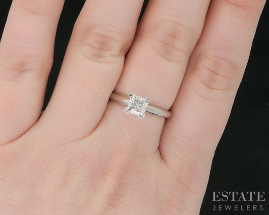 14k White Gold Princess Natural .97ct Diamond Solitaire Ring 3.1g i18952