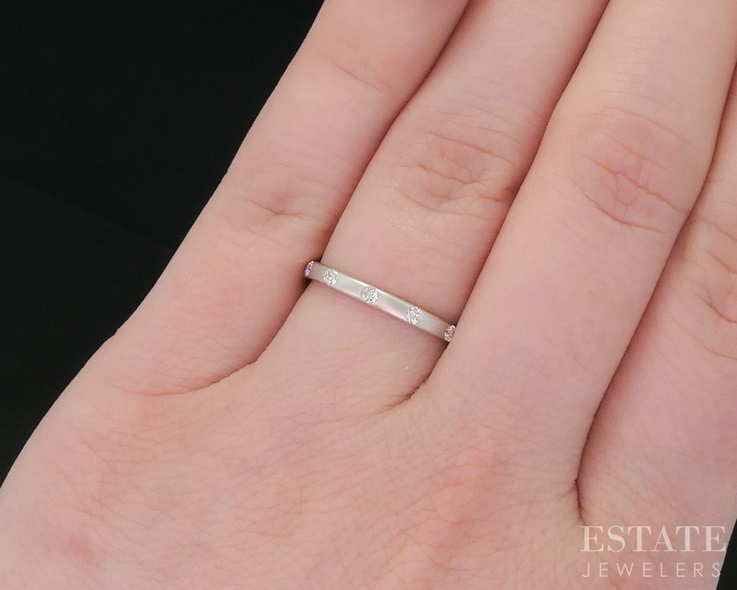14k White Gold Lab Created .12ctw Diamond Ladies Wedding Band Ring 1.7g i18904