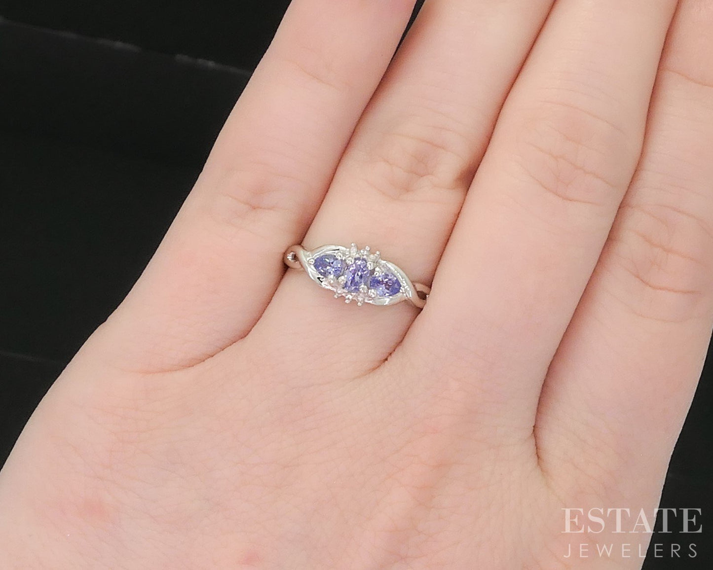 10k White Gold Natural Tanzanite & Diamond Ladies Band Ring 1.8g i19044b
