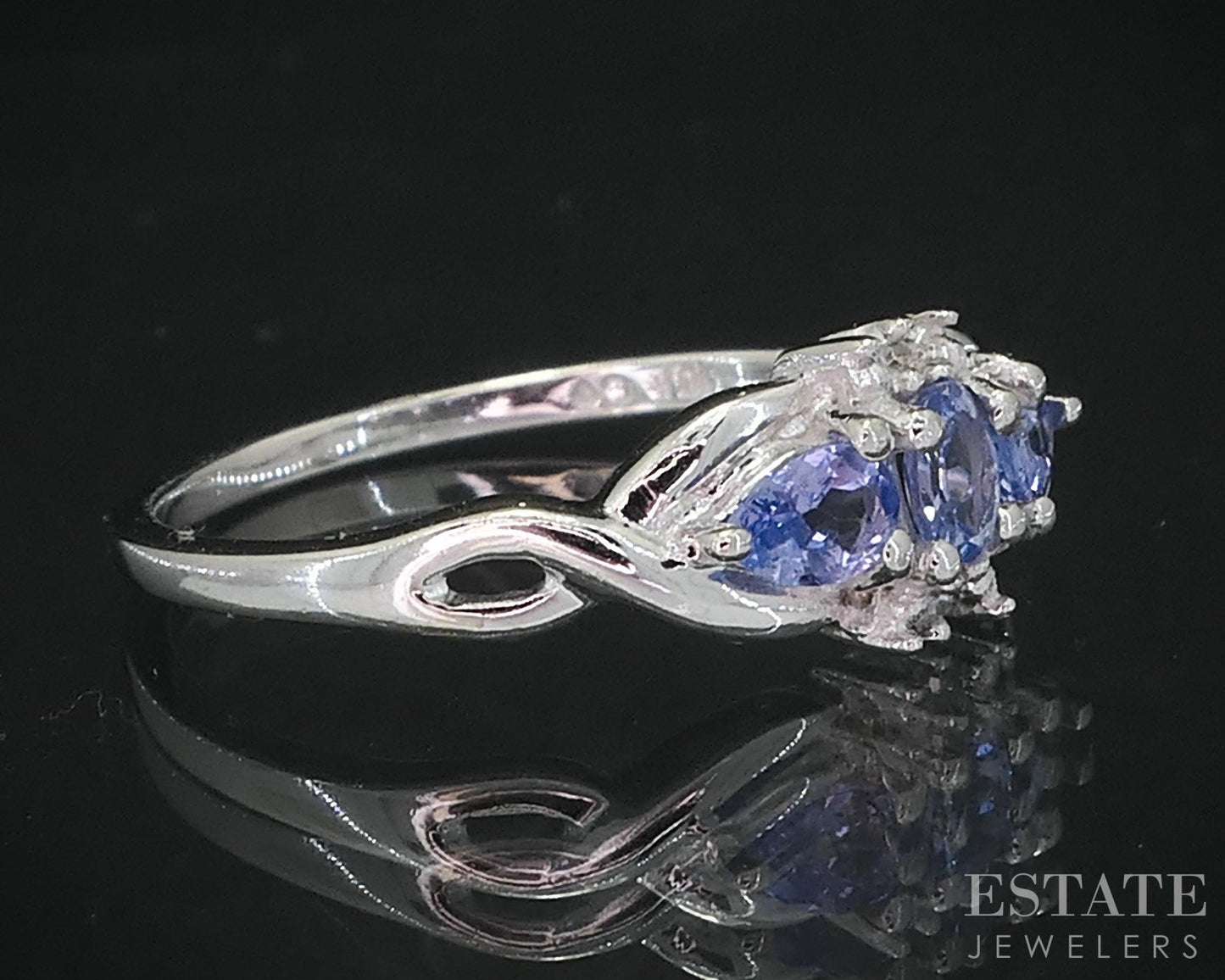 10k White Gold Natural Tanzanite & Diamond Ladies Band Ring 1.8g i19044b