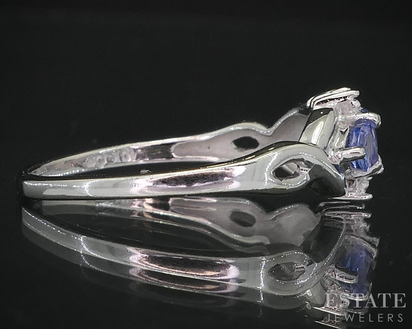 10k White Gold Natural Tanzanite & Diamond Ladies Band Ring 1.8g i19044b