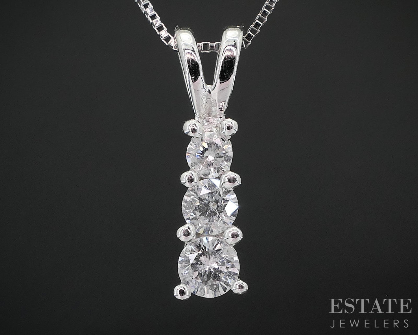 10k White Gold Round Natural .25ctw Diamond Journey Necklace 1.6g i19021b