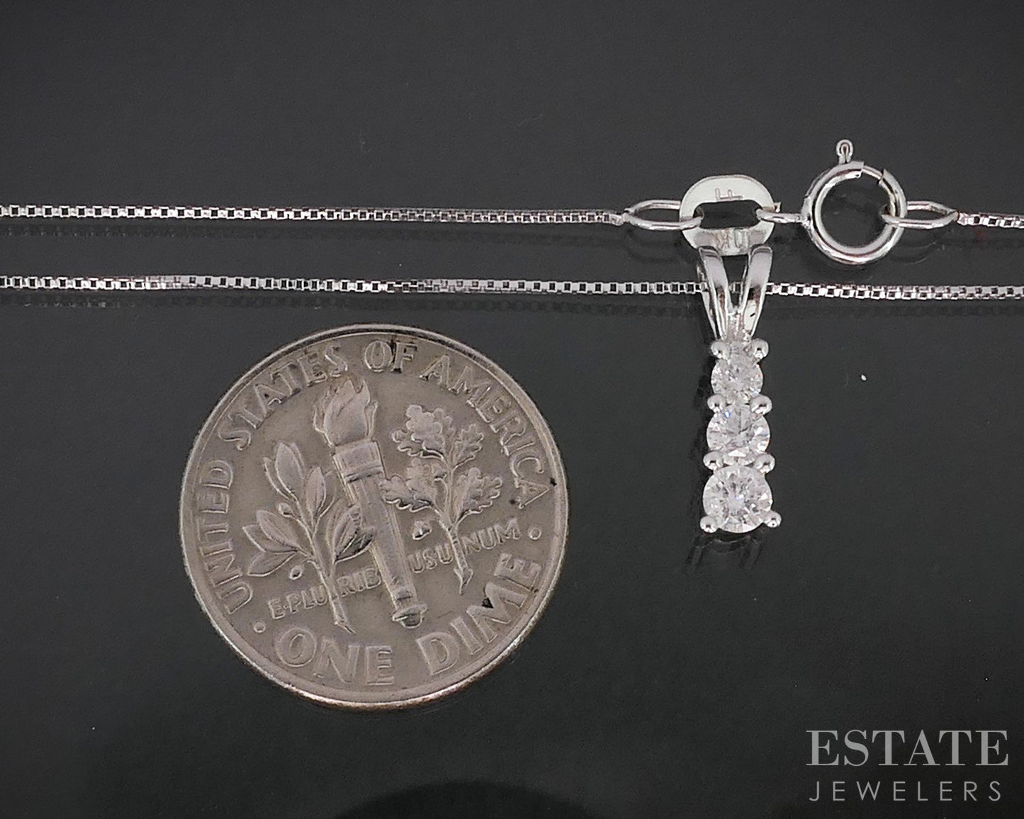 10k White Gold Round Natural .25ctw Diamond Journey Necklace 1.6g i19021b