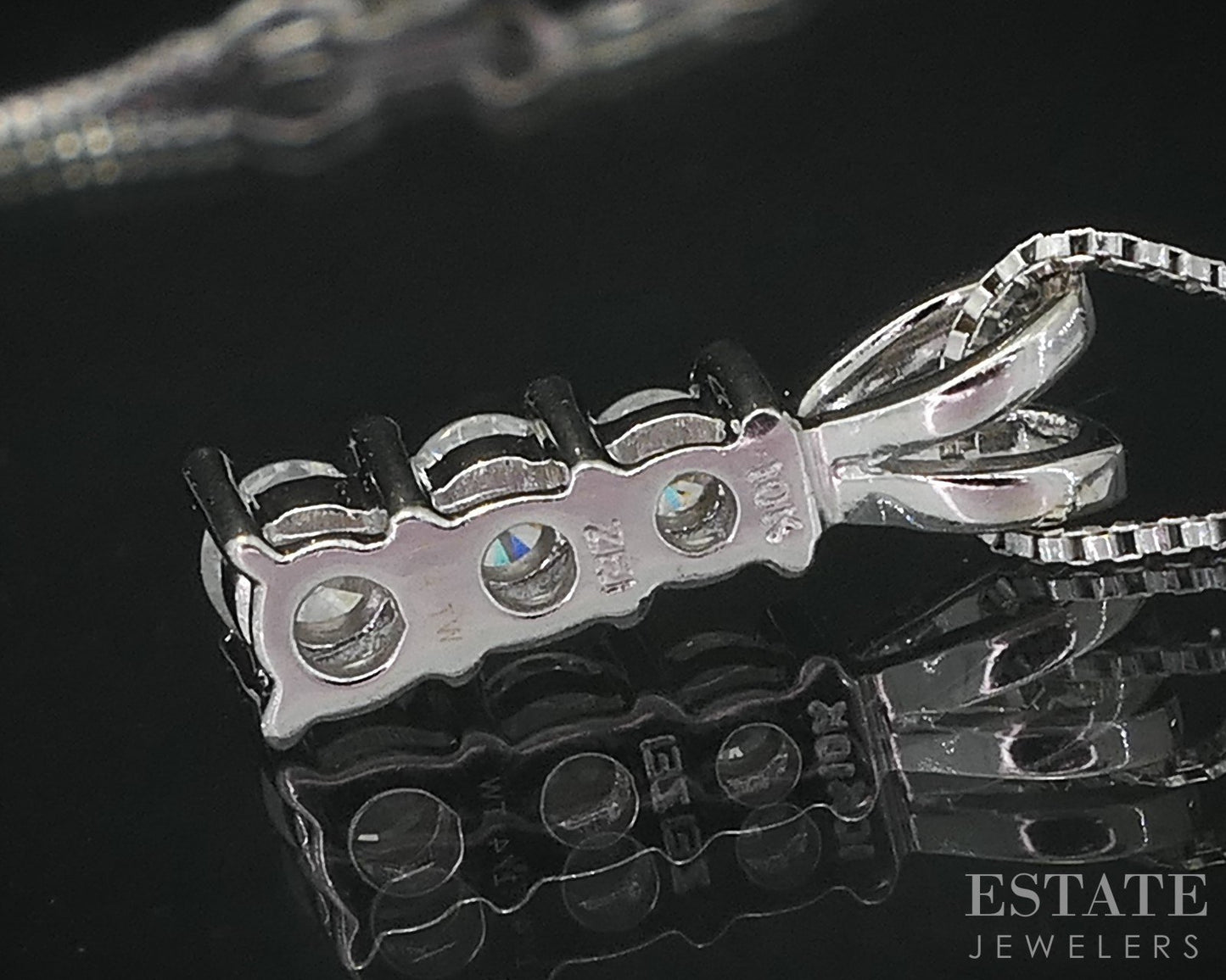 10k White Gold Round Natural .25ctw Diamond Journey Necklace 1.6g i19021b