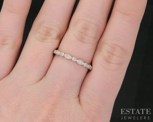 14k White Gold Natural .10ctw Diamond Ladies Wedding Band 2.2g i19030b