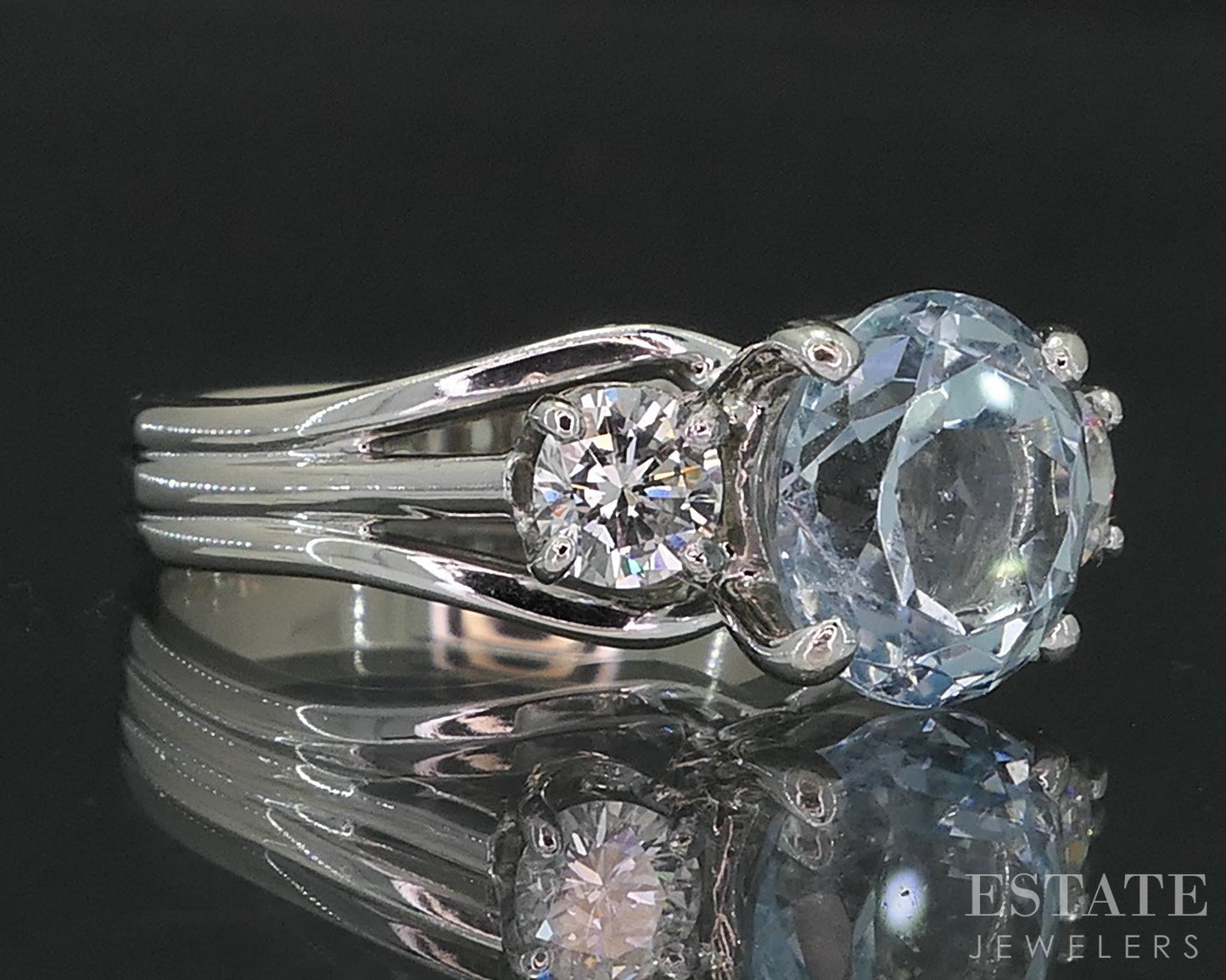 14k White Gold Oval Natural 2ct Aquamarine & Diamond Ladies Ring 3.9g i19124
