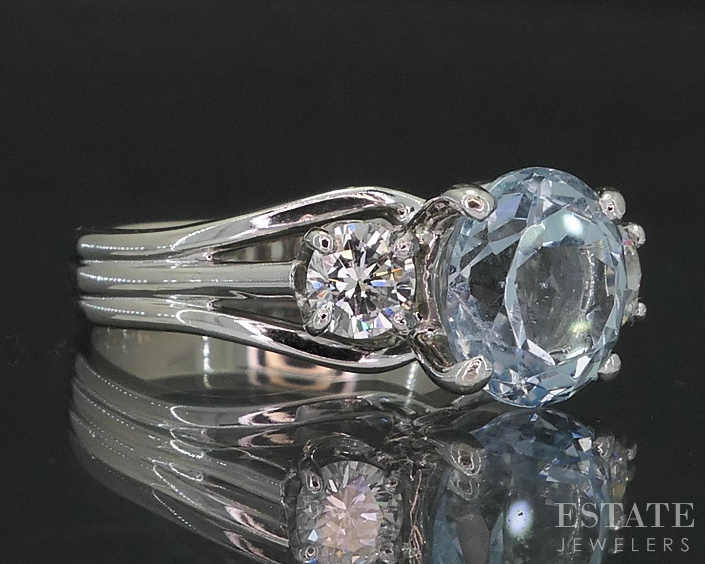 14k White Gold Oval Natural 2ct Aquamarine & Diamond Ladies Ring 3.9g i19124