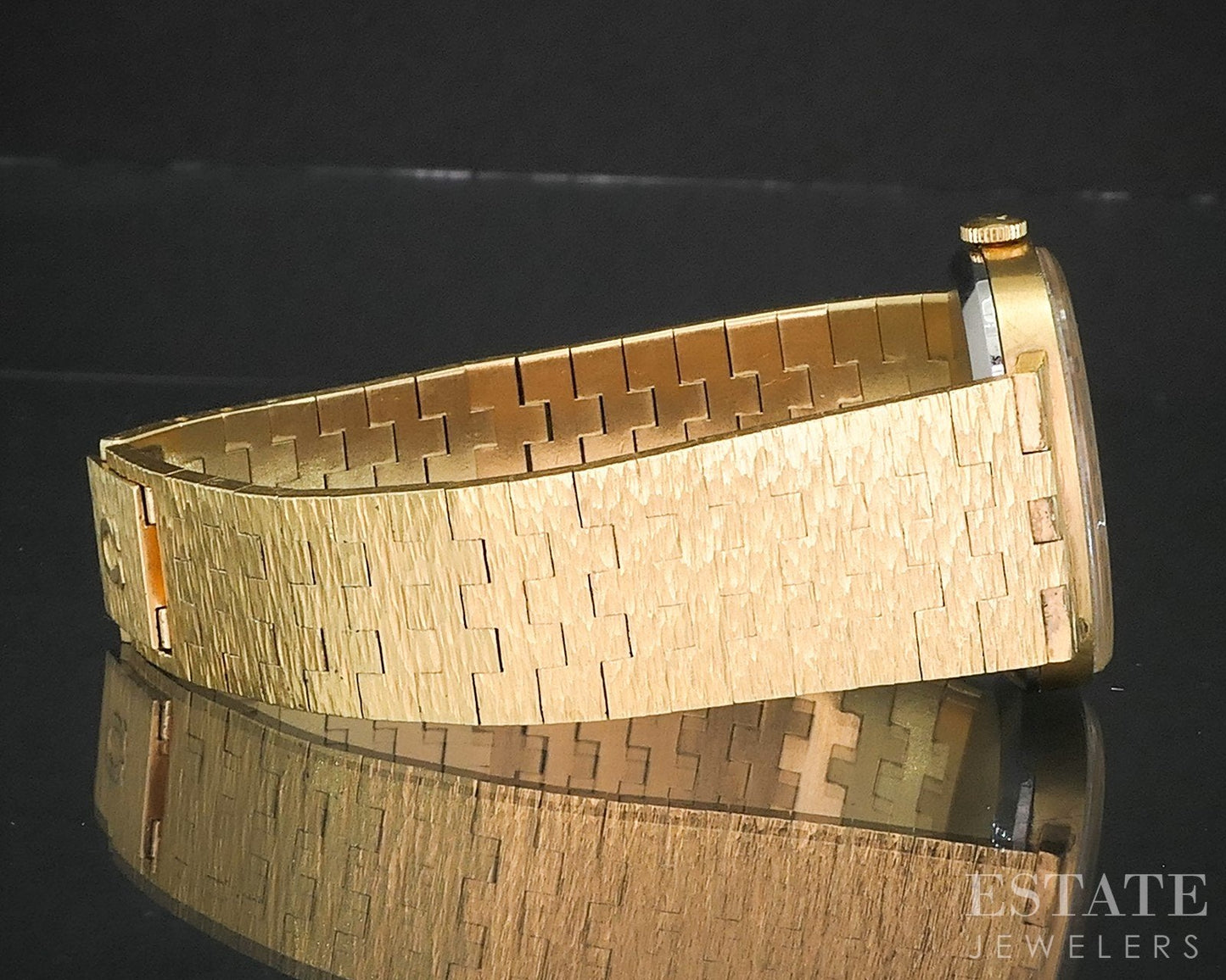 Vintage 1975 Omega Gold Tone Cal. 625 TV Bark Finish Mens Watch i19225
