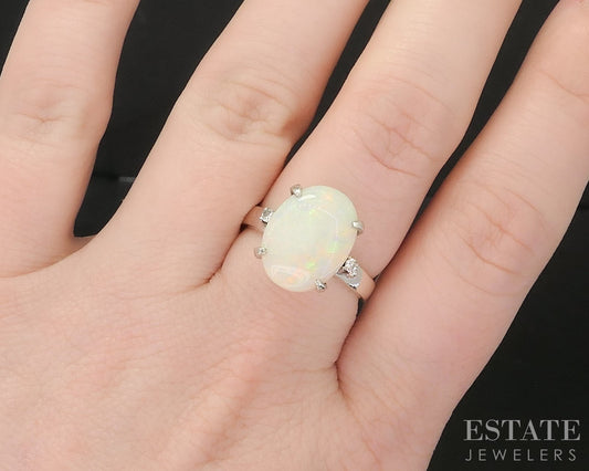 Vintage 14k White Gold Oval Natural Opal & Diamond Ladies Ring 5.0g i19334