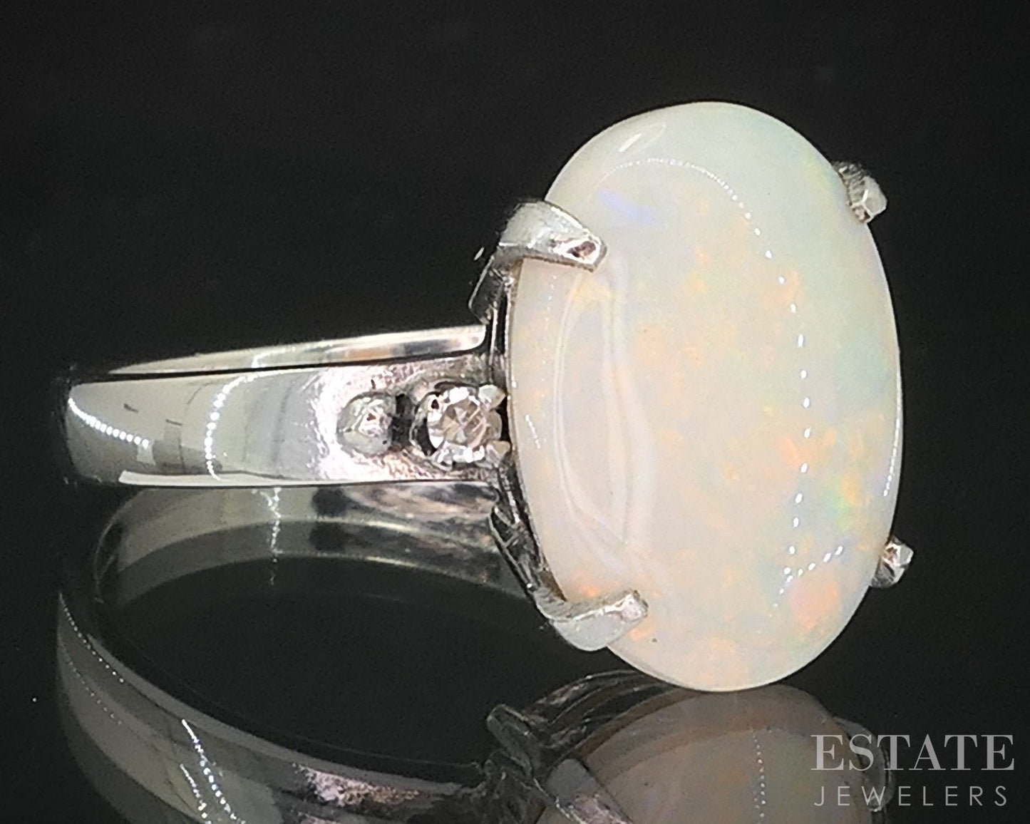 Vintage 14k White Gold Oval Natural Opal & Diamond Ladies Ring 5.0g i19334