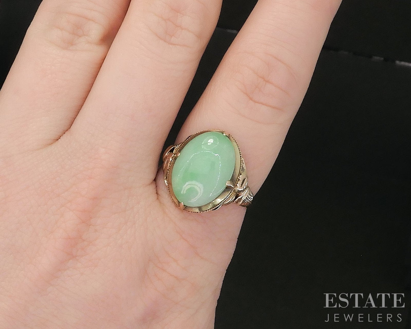 Vintage 14k Yellow Gold Oval Natural Jadeite Jade Ladies Ring 4.6g i19349